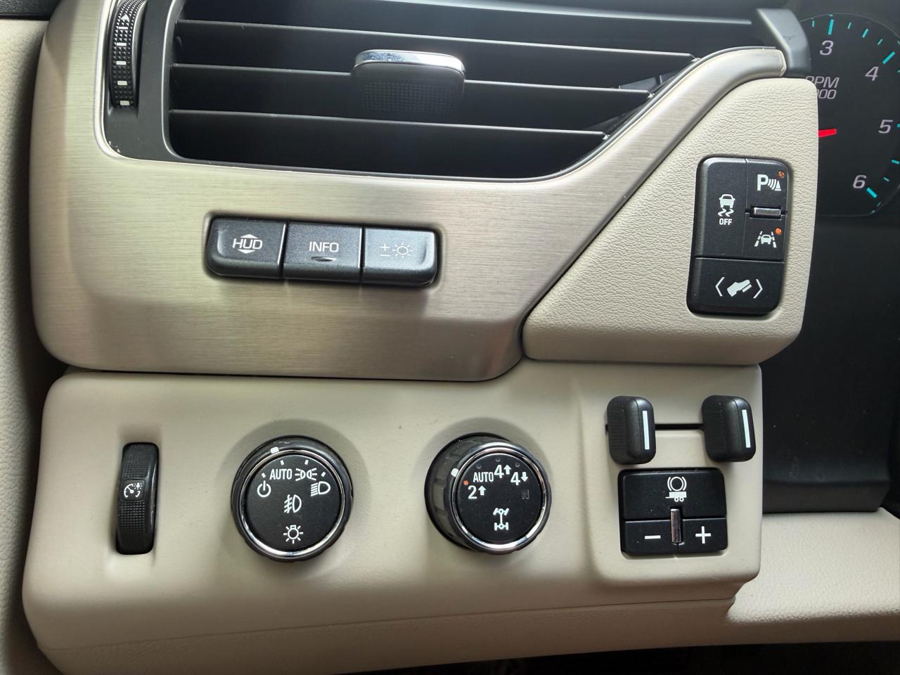 GMC Yukon 4WD 4dr Denali 2017