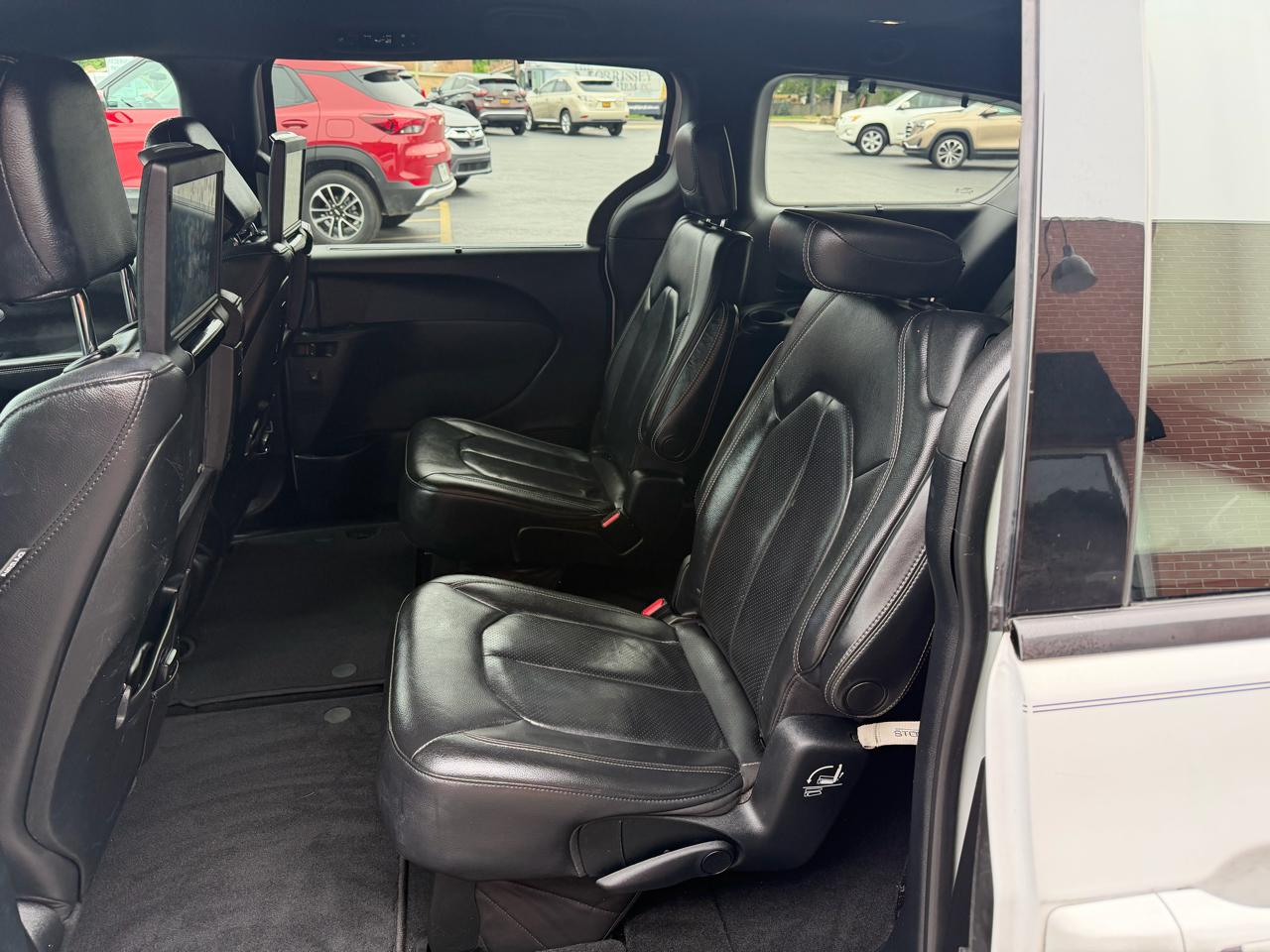Chrysler Pacifica Touring L Plus FWD 2019
