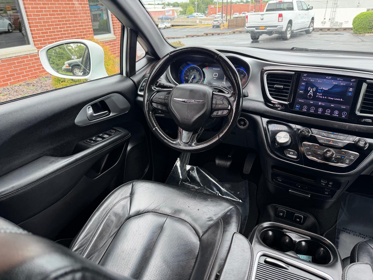Chrysler Pacifica Touring L Plus FWD 2019