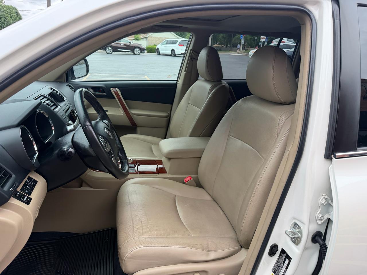 Toyota Highlander 4WD 4dr V6 Limited (Natl) 2012