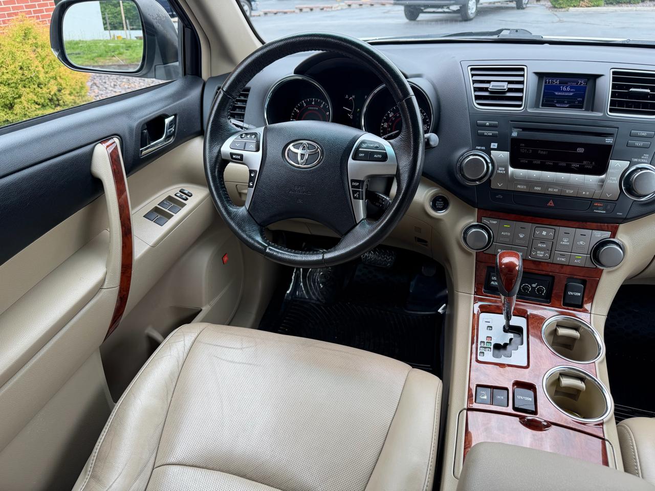 Toyota Highlander 4WD 4dr V6 Limited (Natl) 2012