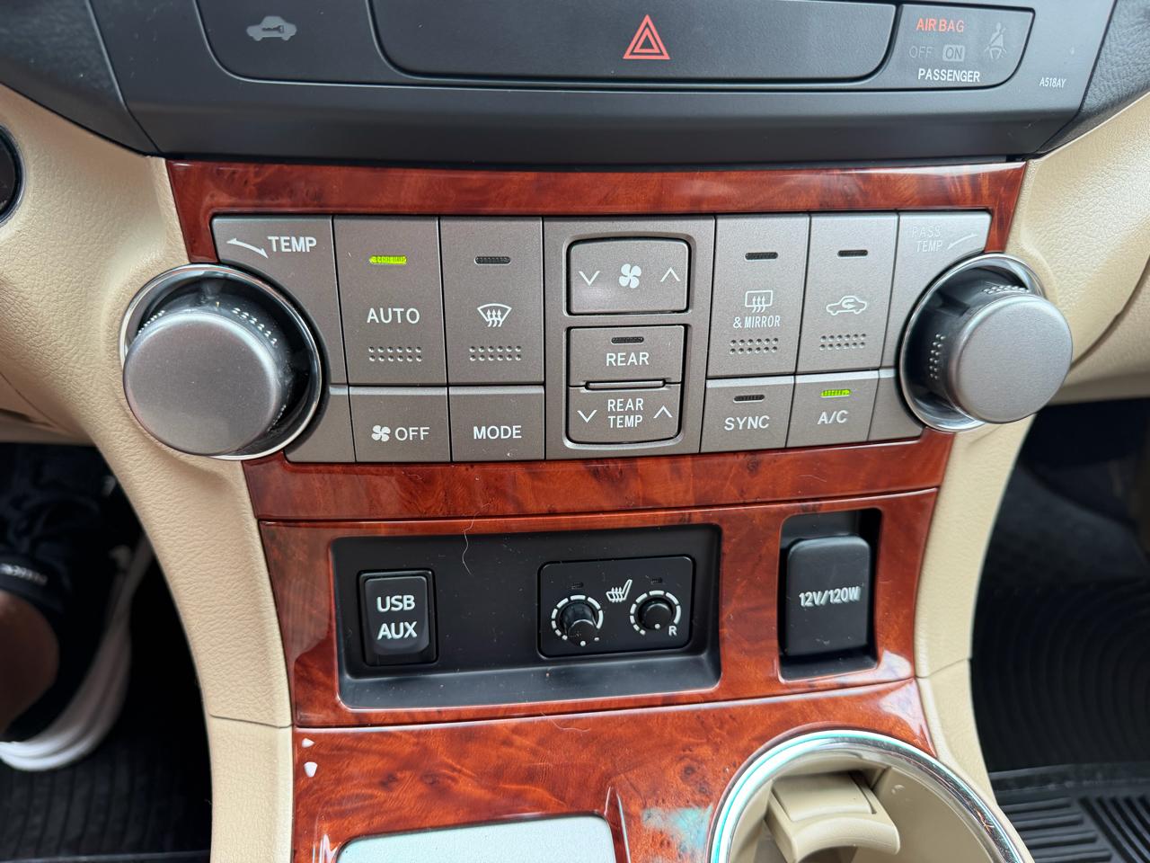 Toyota Highlander 4WD 4dr V6 Limited (Natl) 2012
