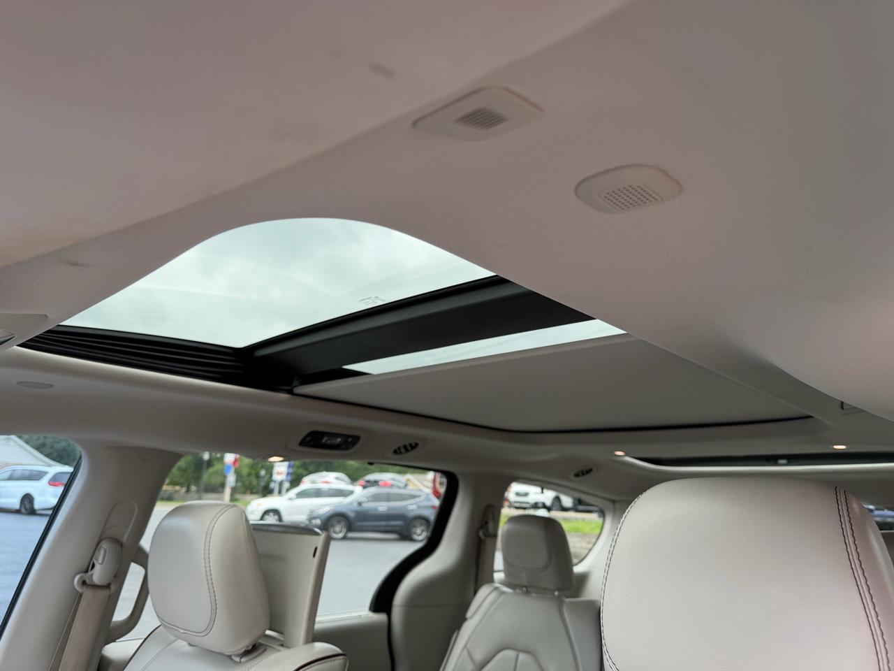 Chrysler Pacifica Limited FWD 2018