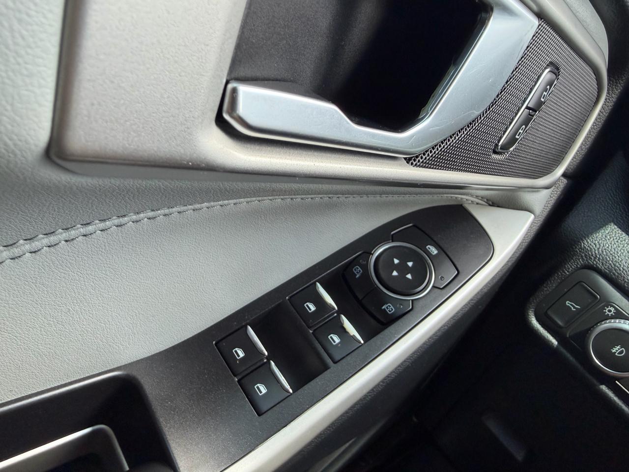 Ford Explorer XLT 4WD 2021
