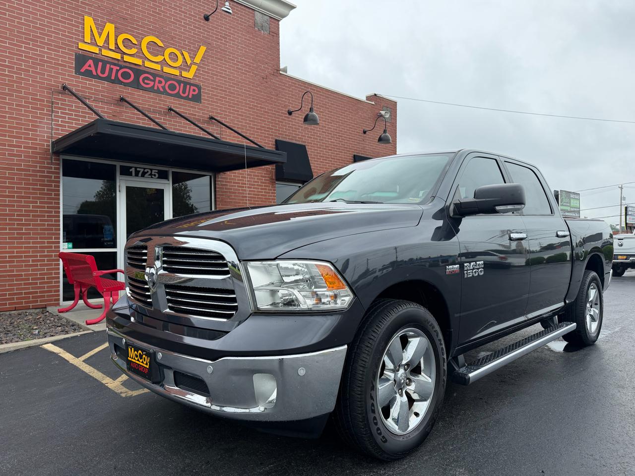 2015 RAM 1500 4WD Crew Cab 140.5" Big Horn