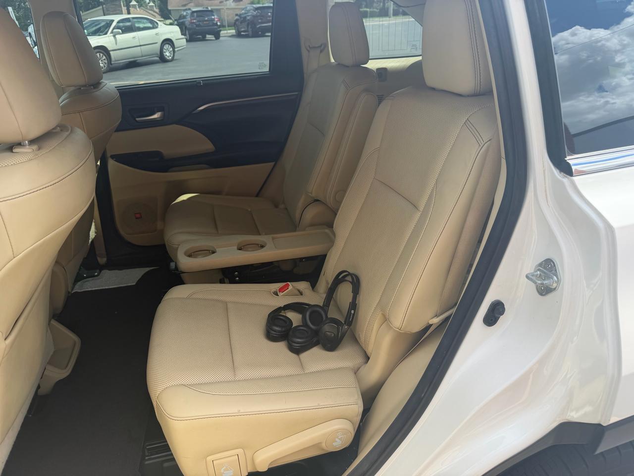 Toyota Highlander Limited FWD V6 2016