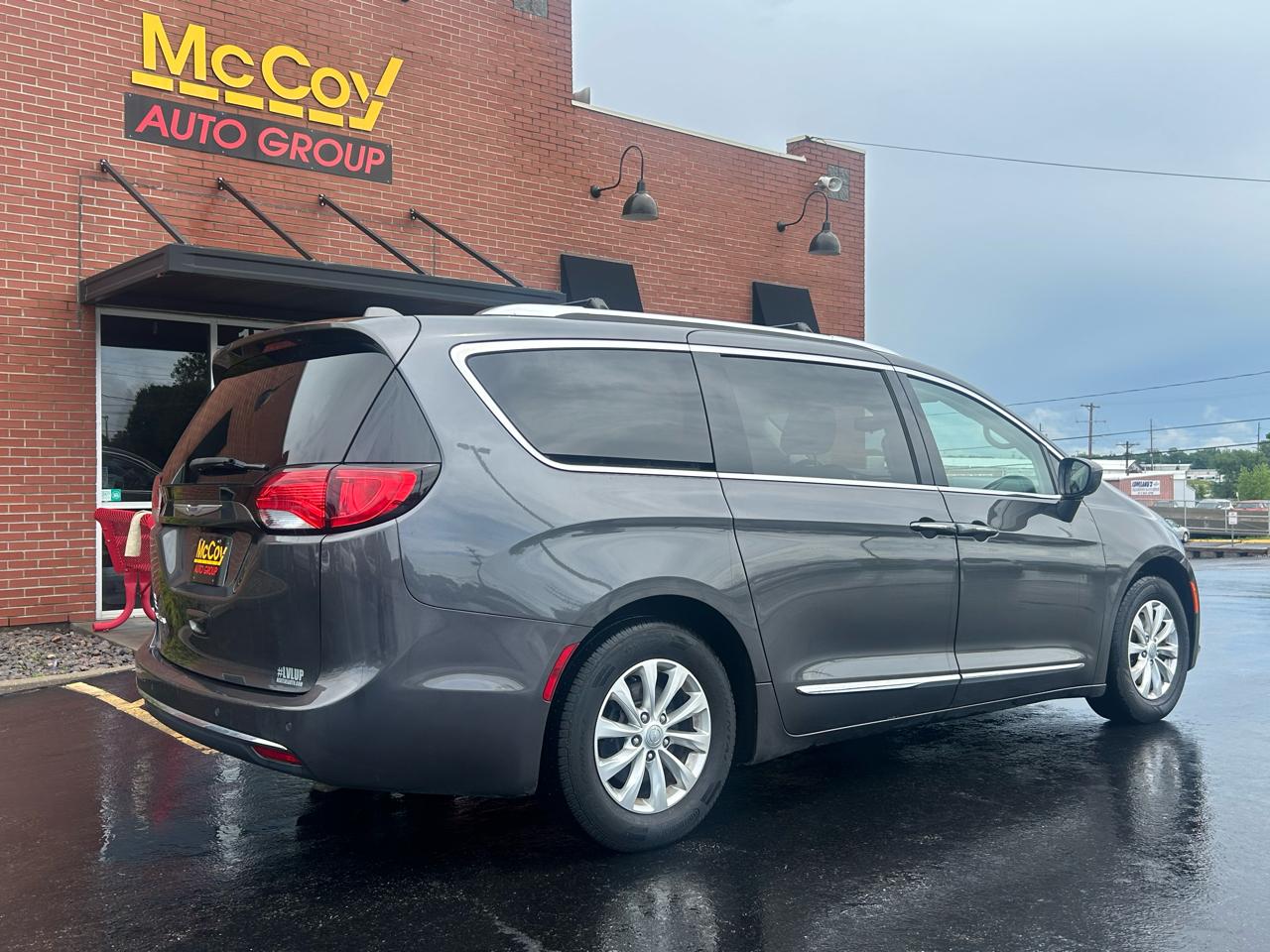 Chrysler Pacifica Touring L FWD 2018