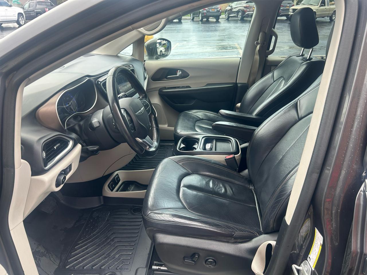 Chrysler Pacifica Touring L FWD 2018