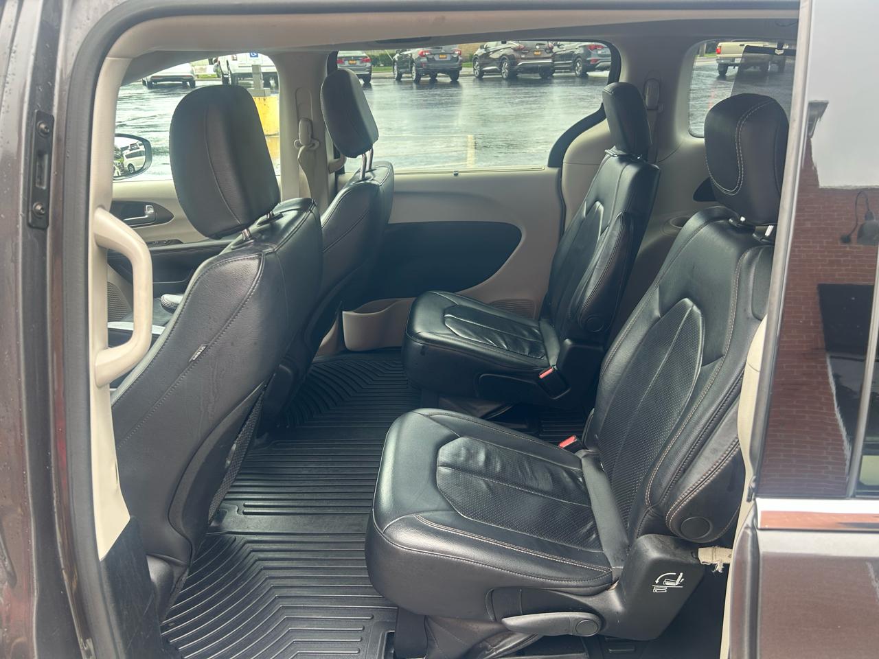 Chrysler Pacifica Touring L FWD 2018