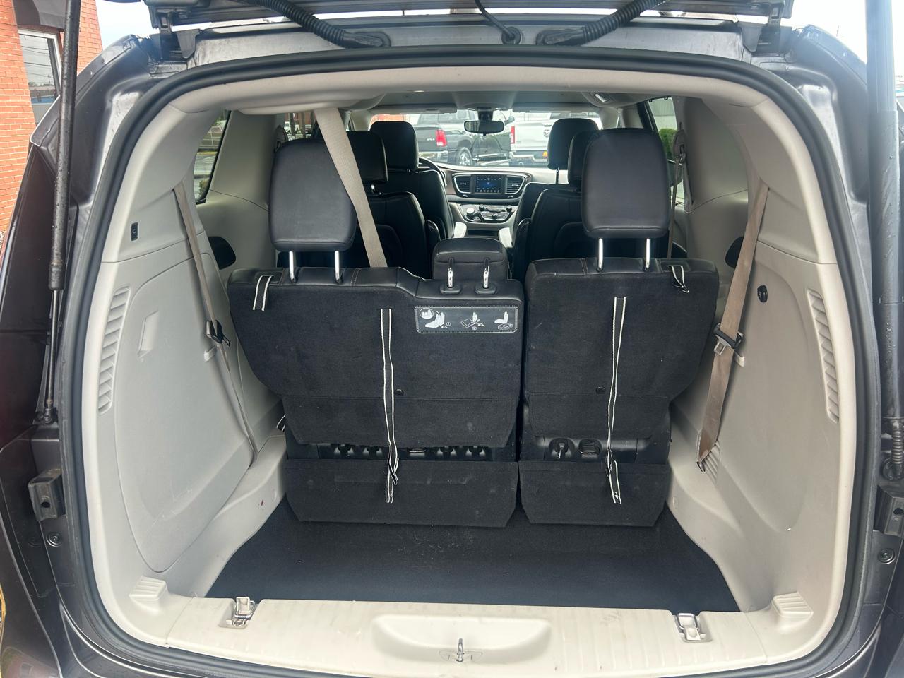 Chrysler Pacifica Touring L FWD 2018