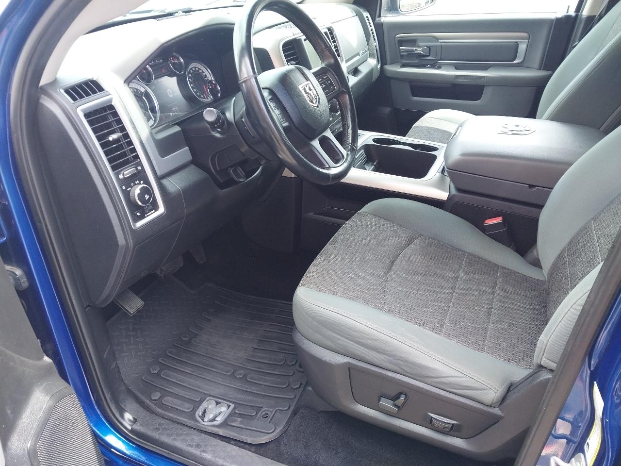 RAM 1500 4WD Crew Cab 140.5" Big Horn 2016