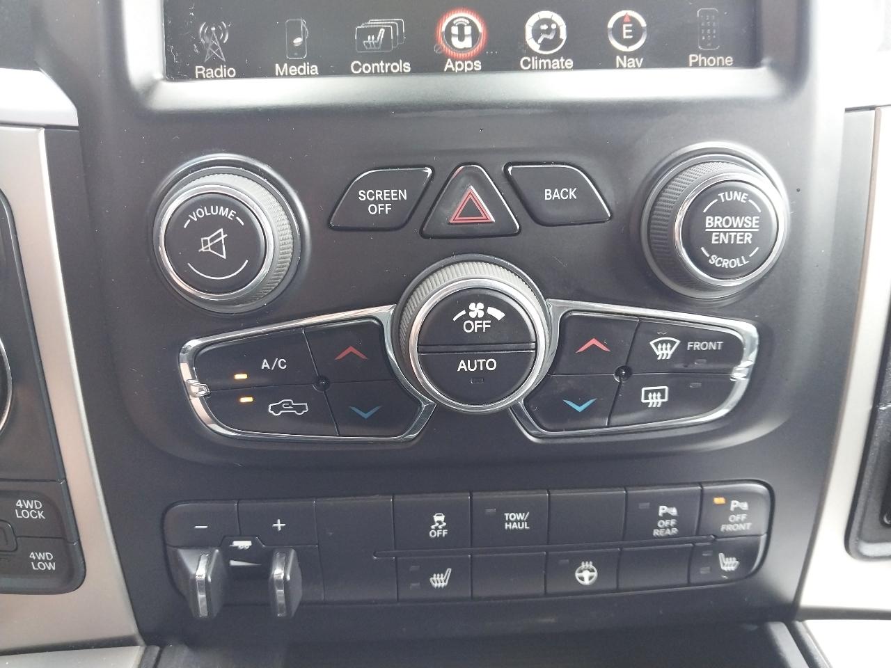 RAM 1500 4WD Crew Cab 140.5" Big Horn 2016