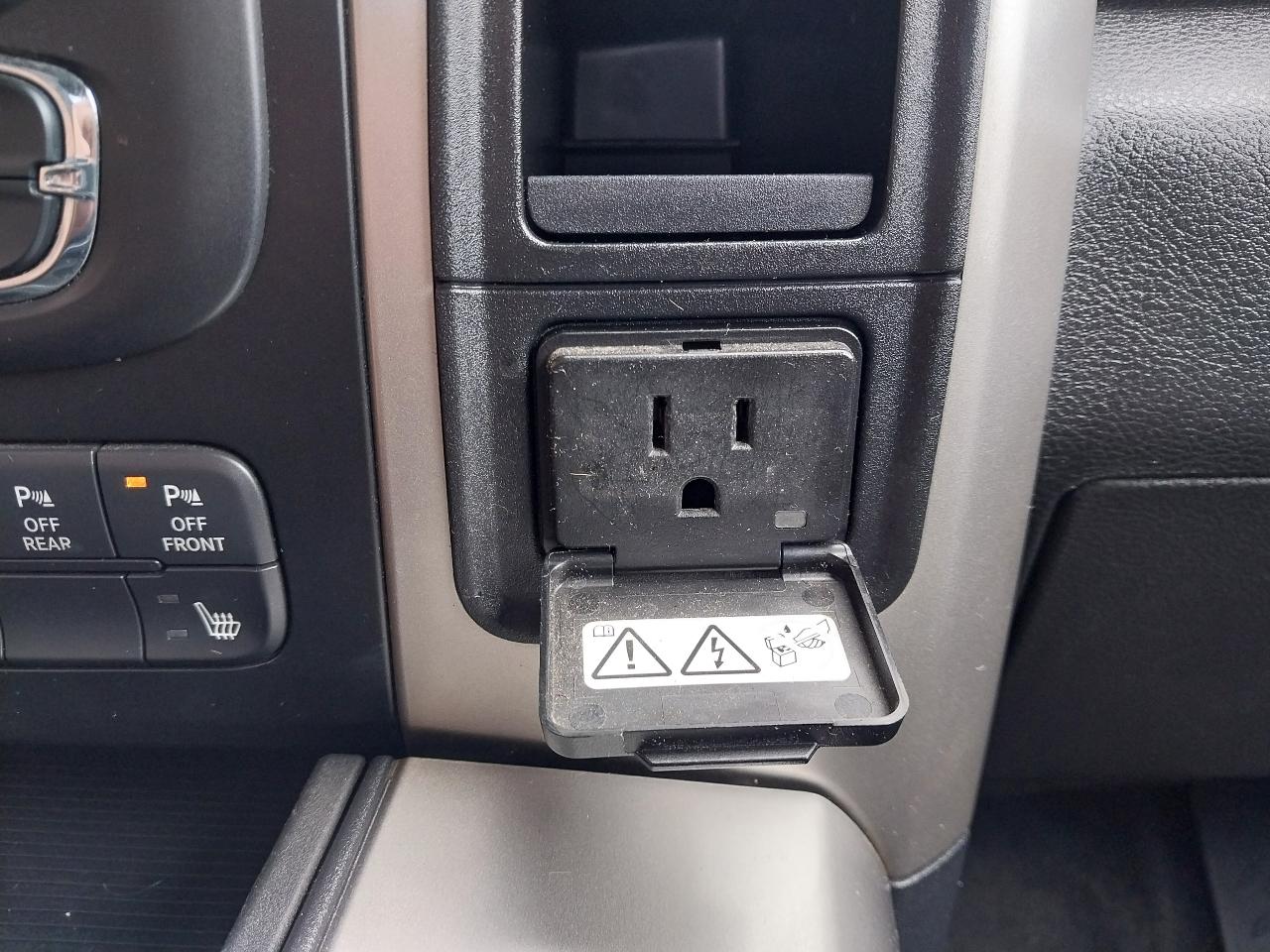 RAM 1500 4WD Crew Cab 140.5" Big Horn 2016