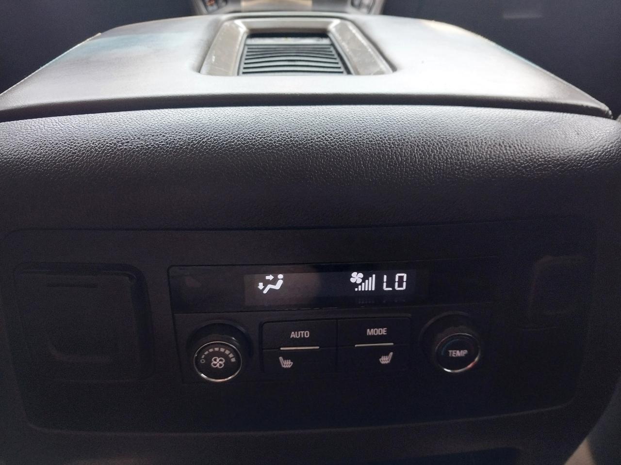 GMC Yukon XL 4WD 4dr Denali 2016