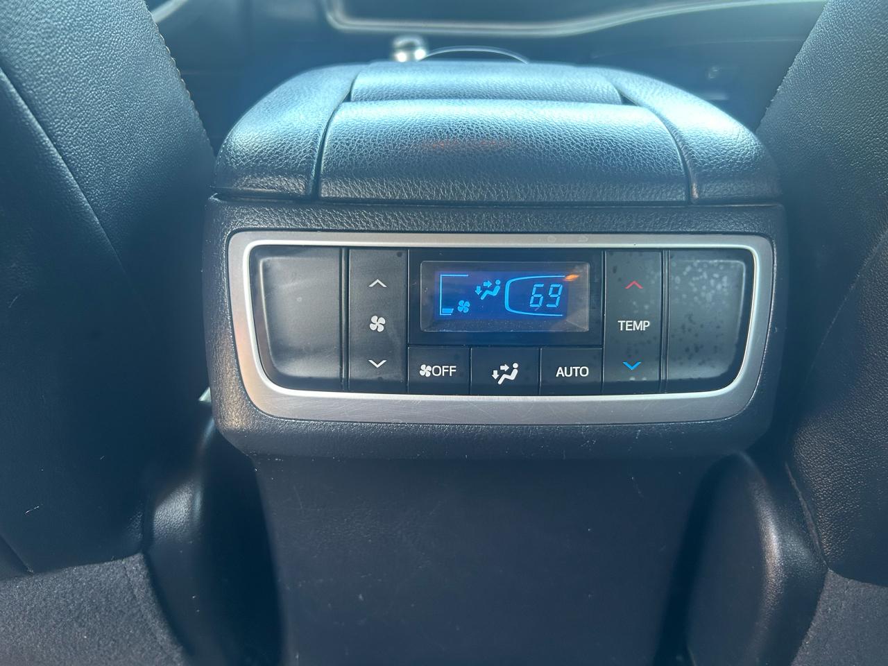 Toyota Highlander Limited V6 AWD (Natl) 2019