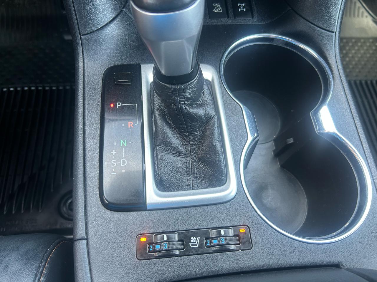 Toyota Highlander Limited V6 AWD (Natl) 2019