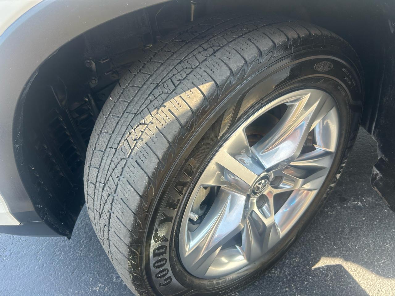 Toyota Highlander Limited V6 AWD (Natl) 2019
