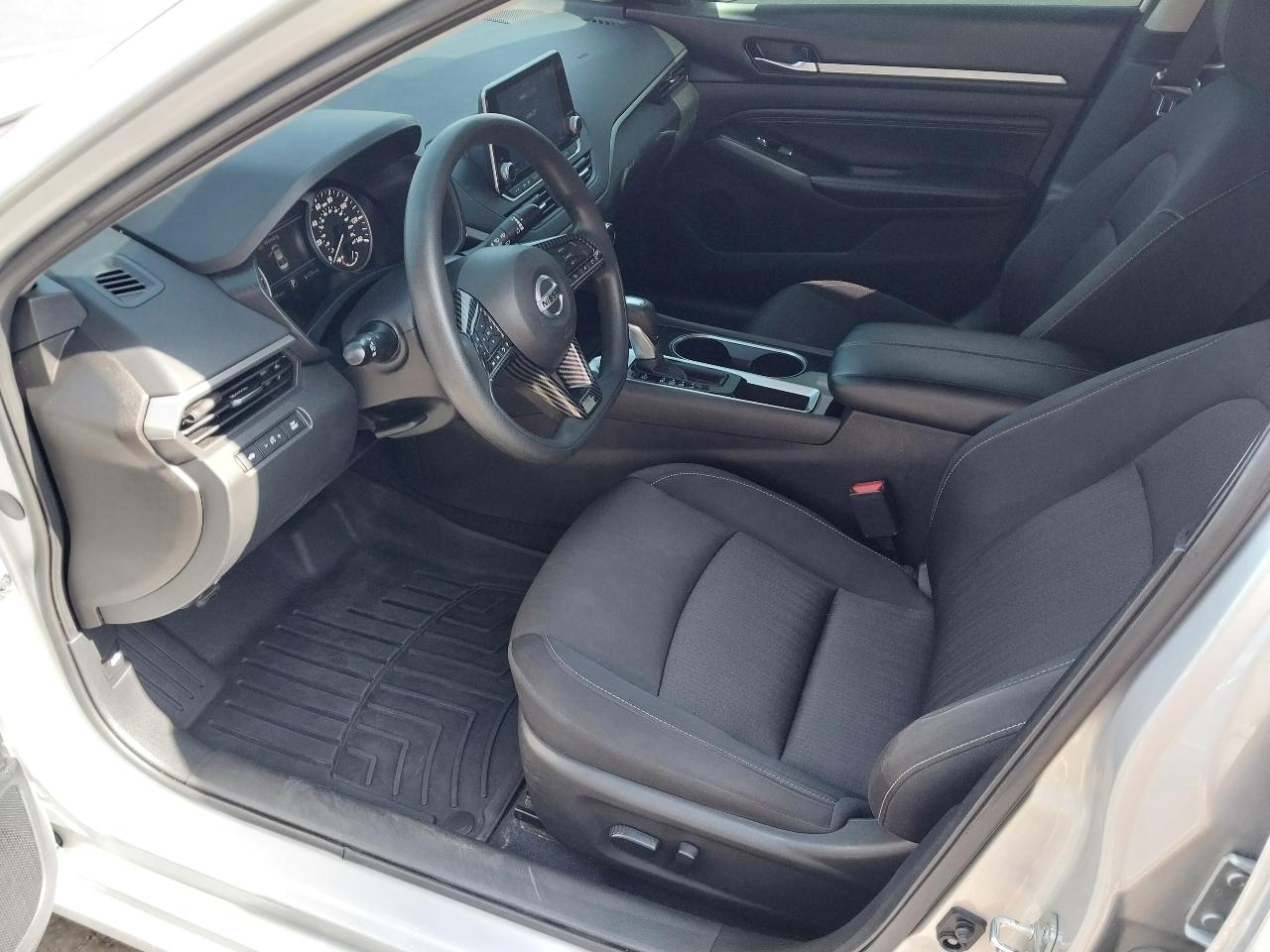 Nissan Altima 2.5 SV Sedan 2021