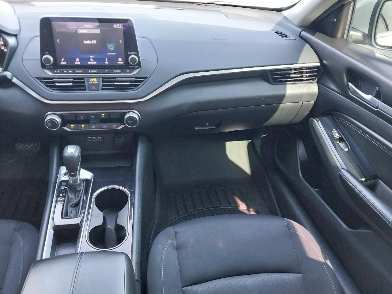Nissan Altima 2.5 SV Sedan 2021