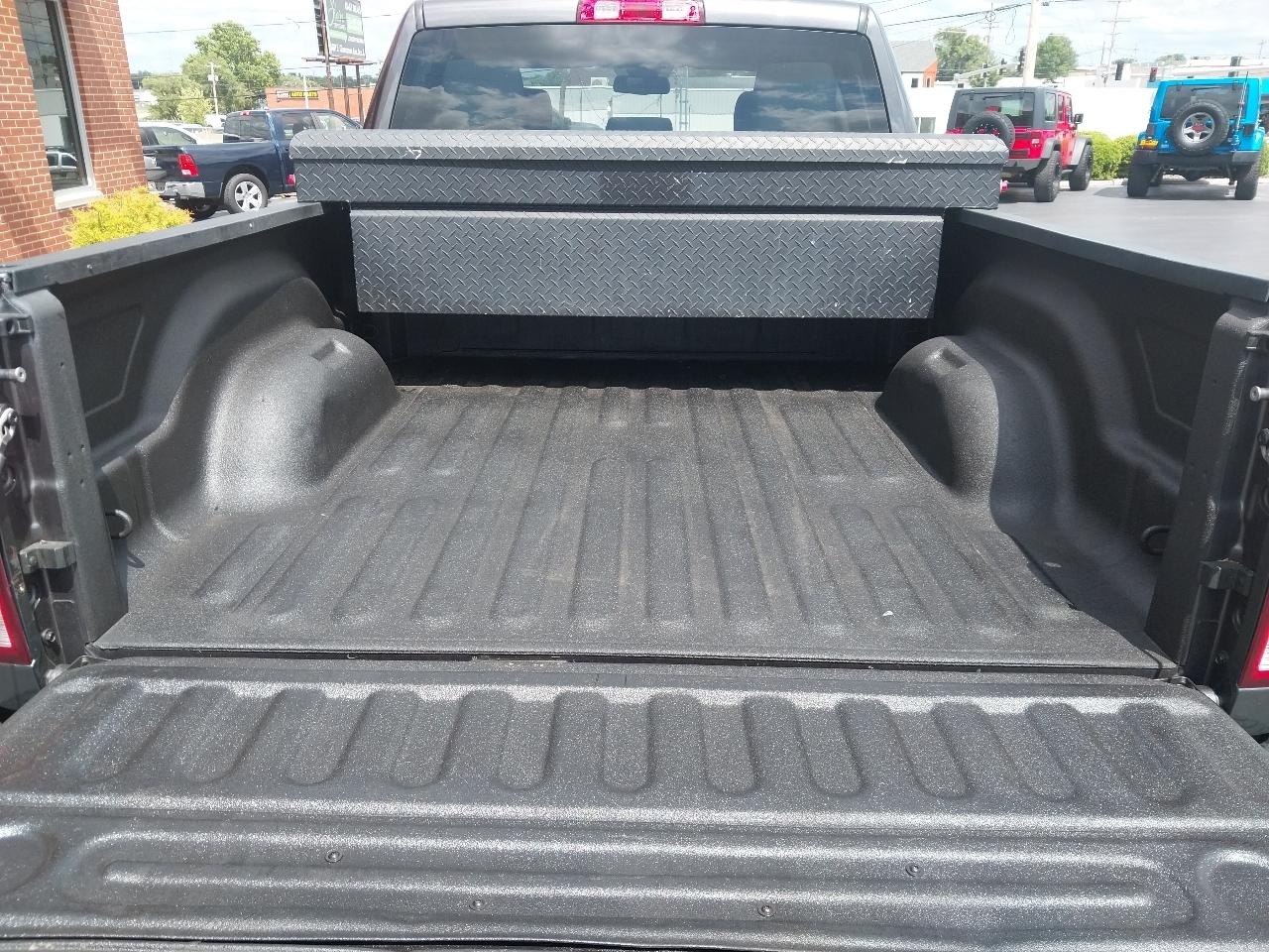 RAM 1500 Tradesman Quad Cab 4WD 2018