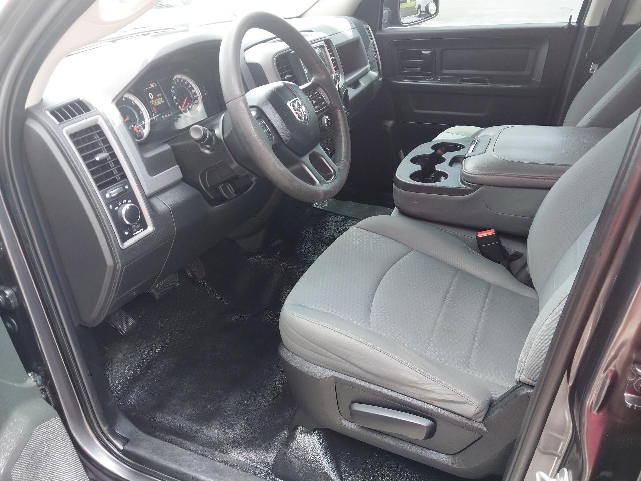 RAM 1500 Tradesman Quad Cab 4WD 2018