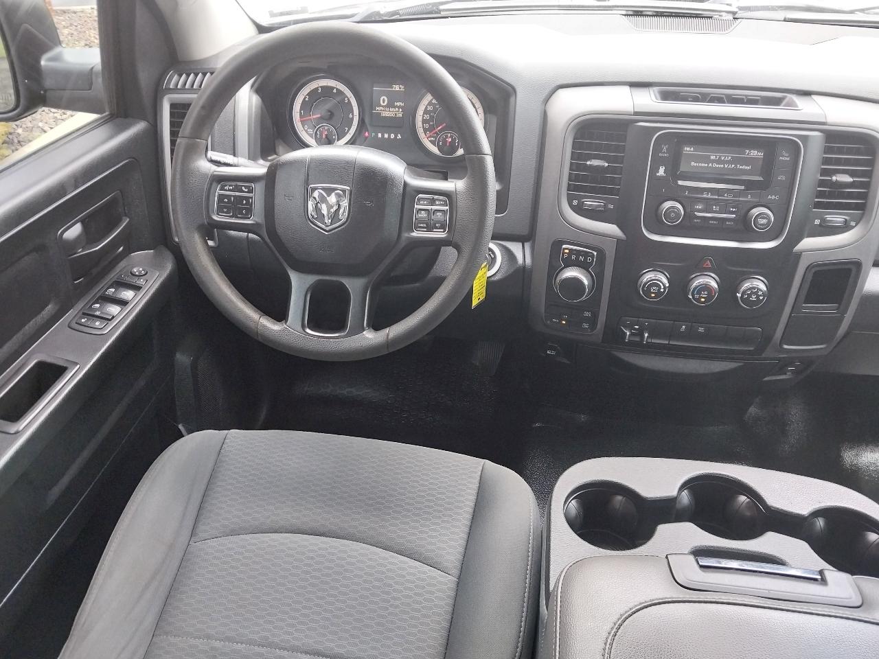 RAM 1500 Tradesman Quad Cab 4WD 2018