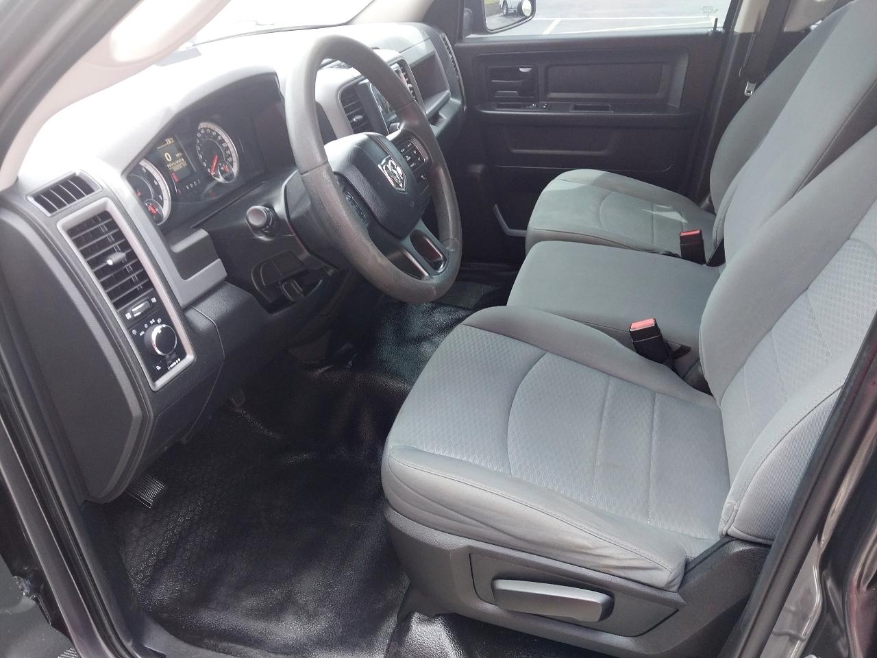 RAM 1500 Tradesman Quad Cab 4WD 2018