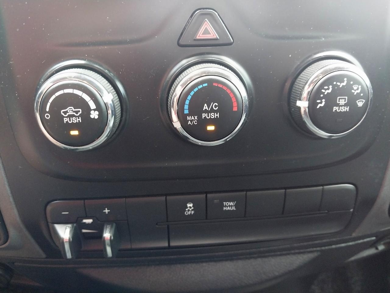 RAM 1500 Tradesman Quad Cab 4WD 2018