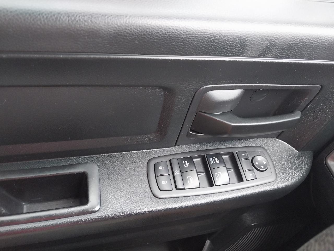 RAM 1500 Tradesman Quad Cab 4WD 2018
