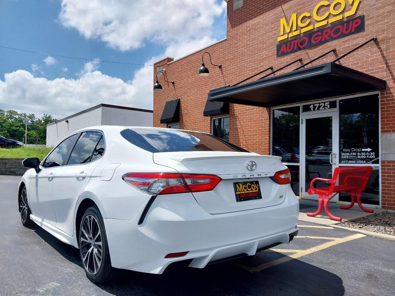 Toyota Camry XLE Auto (Natl) 2018