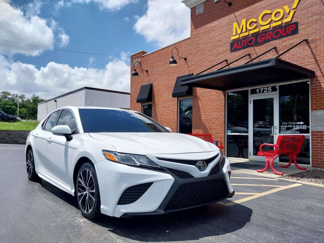Toyota Camry XLE Auto (Natl) 2018