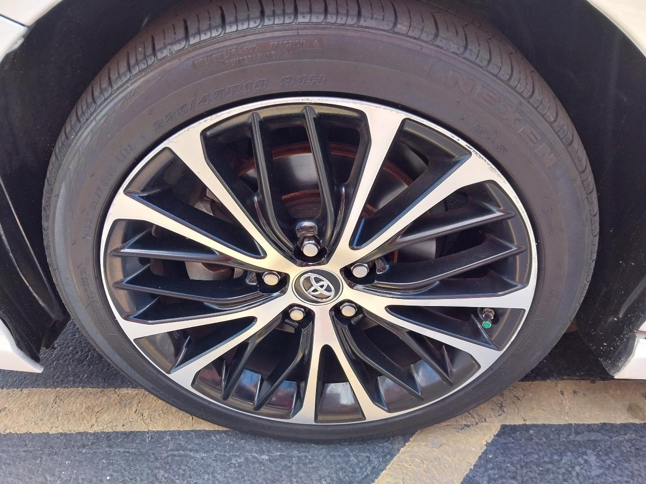 Toyota Camry XLE Auto (Natl) 2018