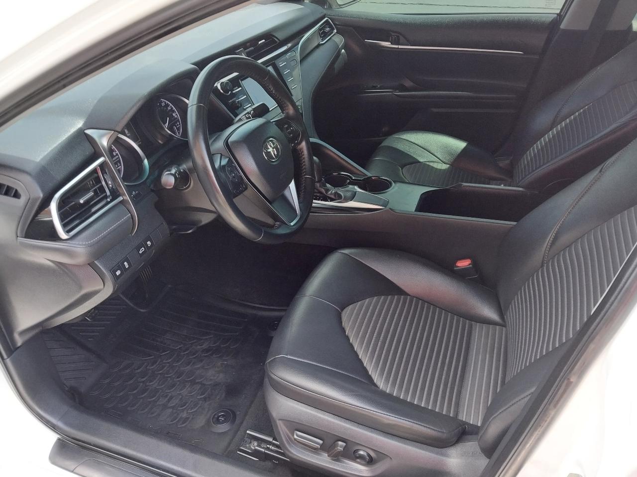 Toyota Camry XLE Auto (Natl) 2018