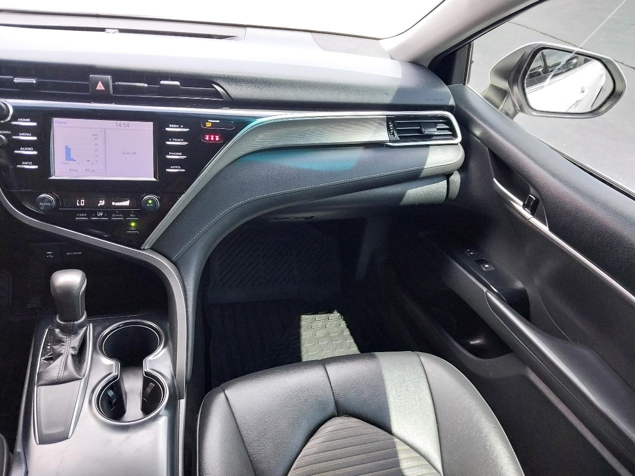 Toyota Camry XLE Auto (Natl) 2018