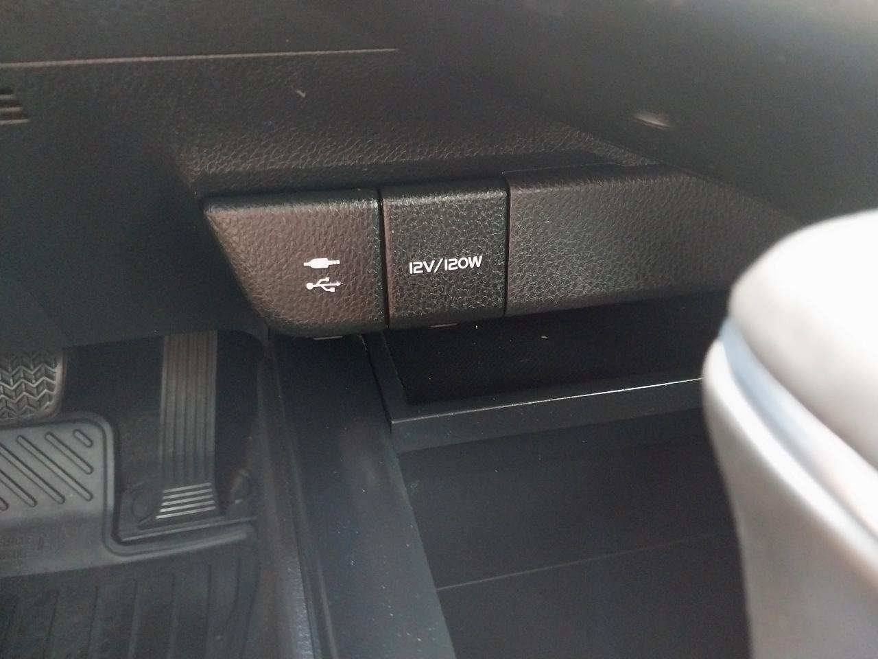 Toyota Camry XLE Auto (Natl) 2018
