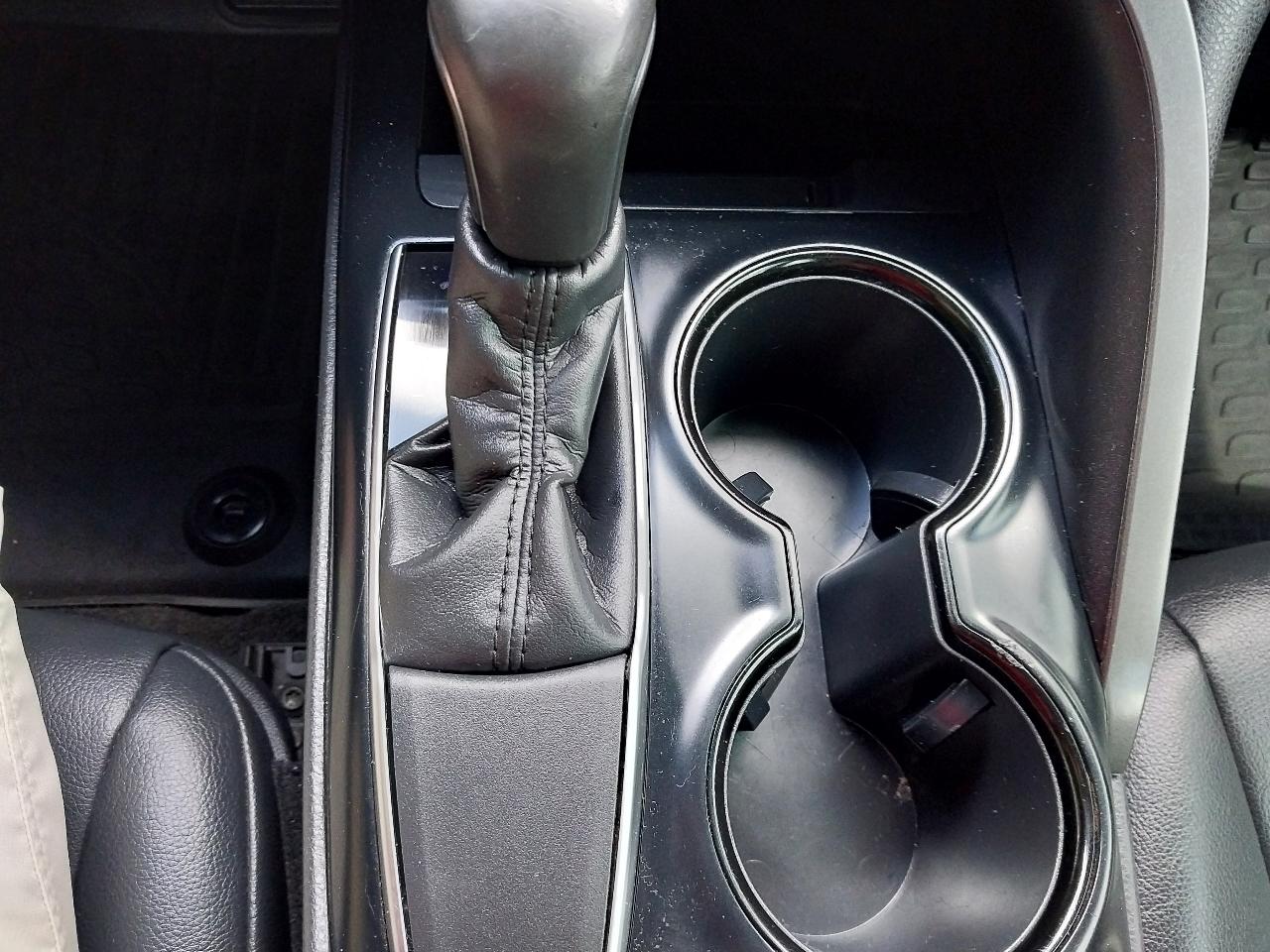 Toyota Camry XLE Auto (Natl) 2018