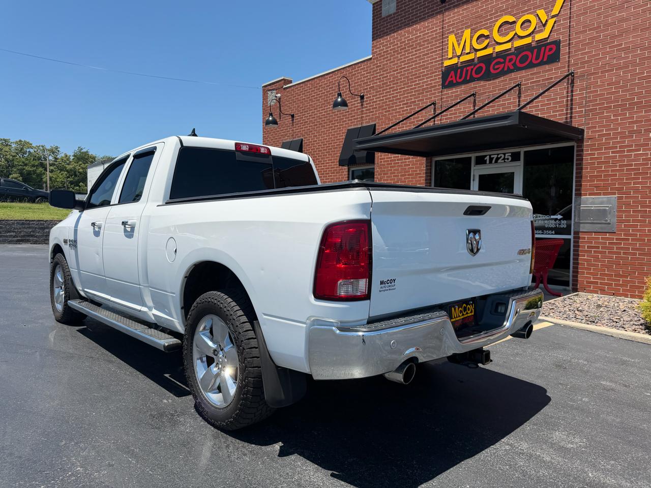 RAM 1500 4WD Quad Cab 140.5" Big Horn 2015