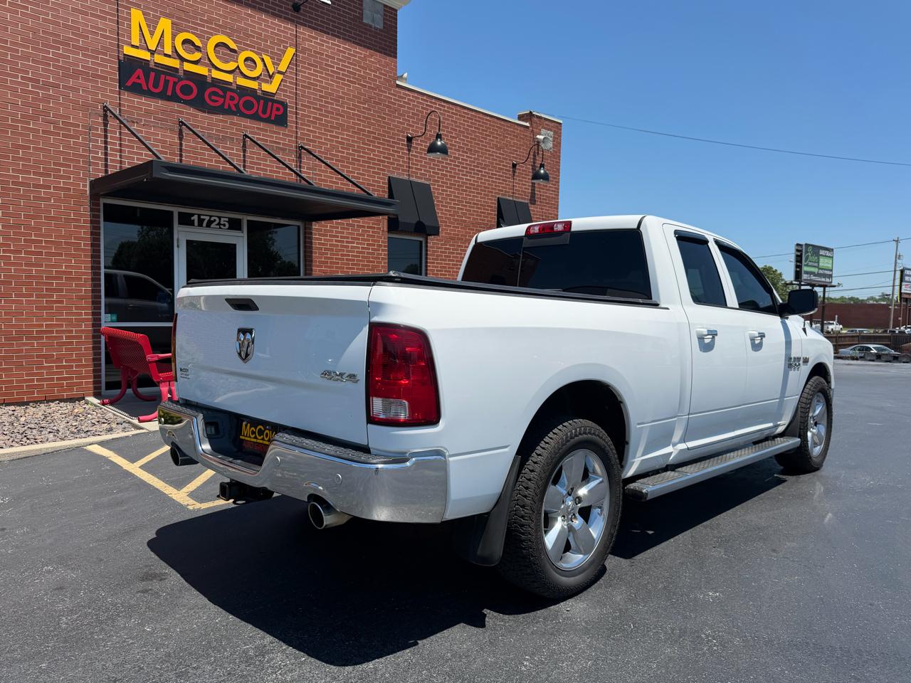 RAM 1500 4WD Quad Cab 140.5" Big Horn 2015