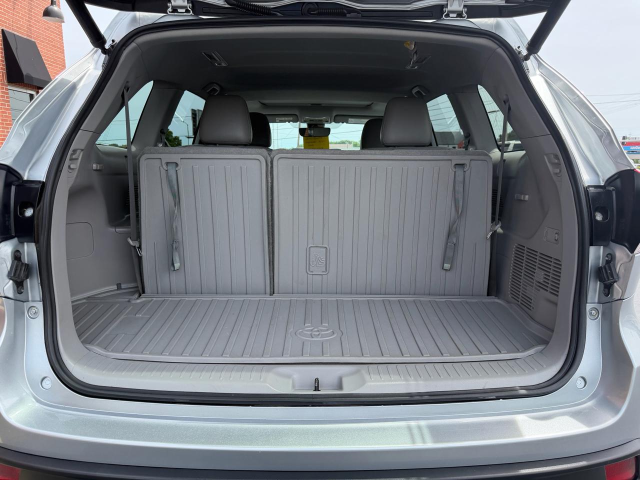 Toyota Highlander XLE AWD V6 2019
