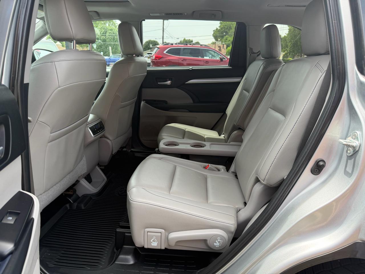Toyota Highlander XLE AWD V6 2019