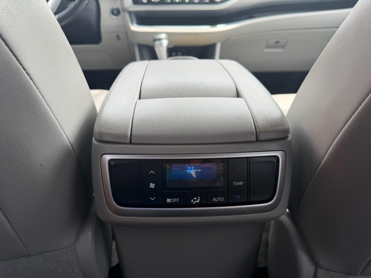 Toyota Highlander XLE AWD V6 2019