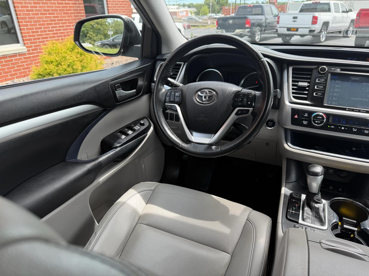 Toyota Highlander XLE AWD V6 2019