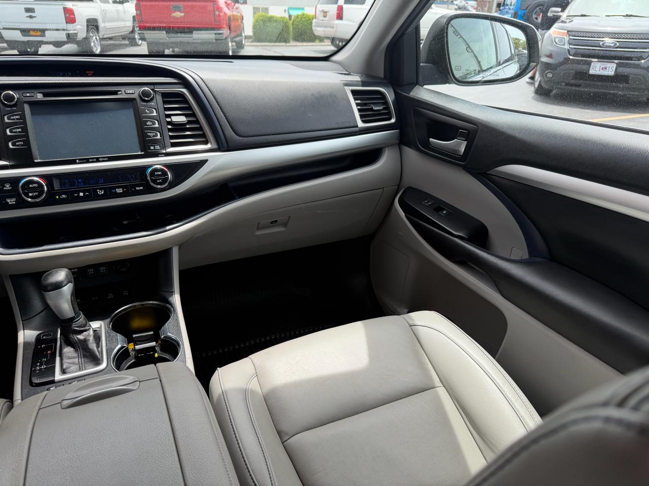 Toyota Highlander XLE AWD V6 2019