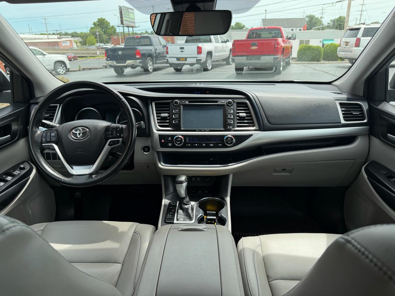Toyota Highlander XLE AWD V6 2019