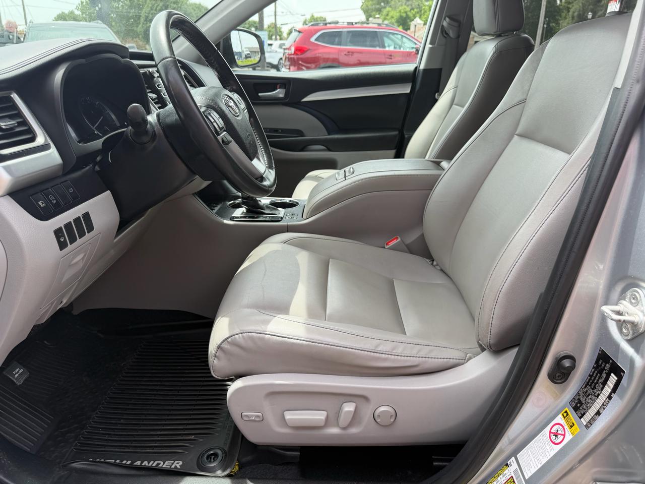 Toyota Highlander XLE AWD V6 2019