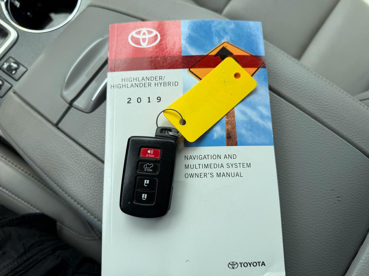 Toyota Highlander XLE AWD V6 2019