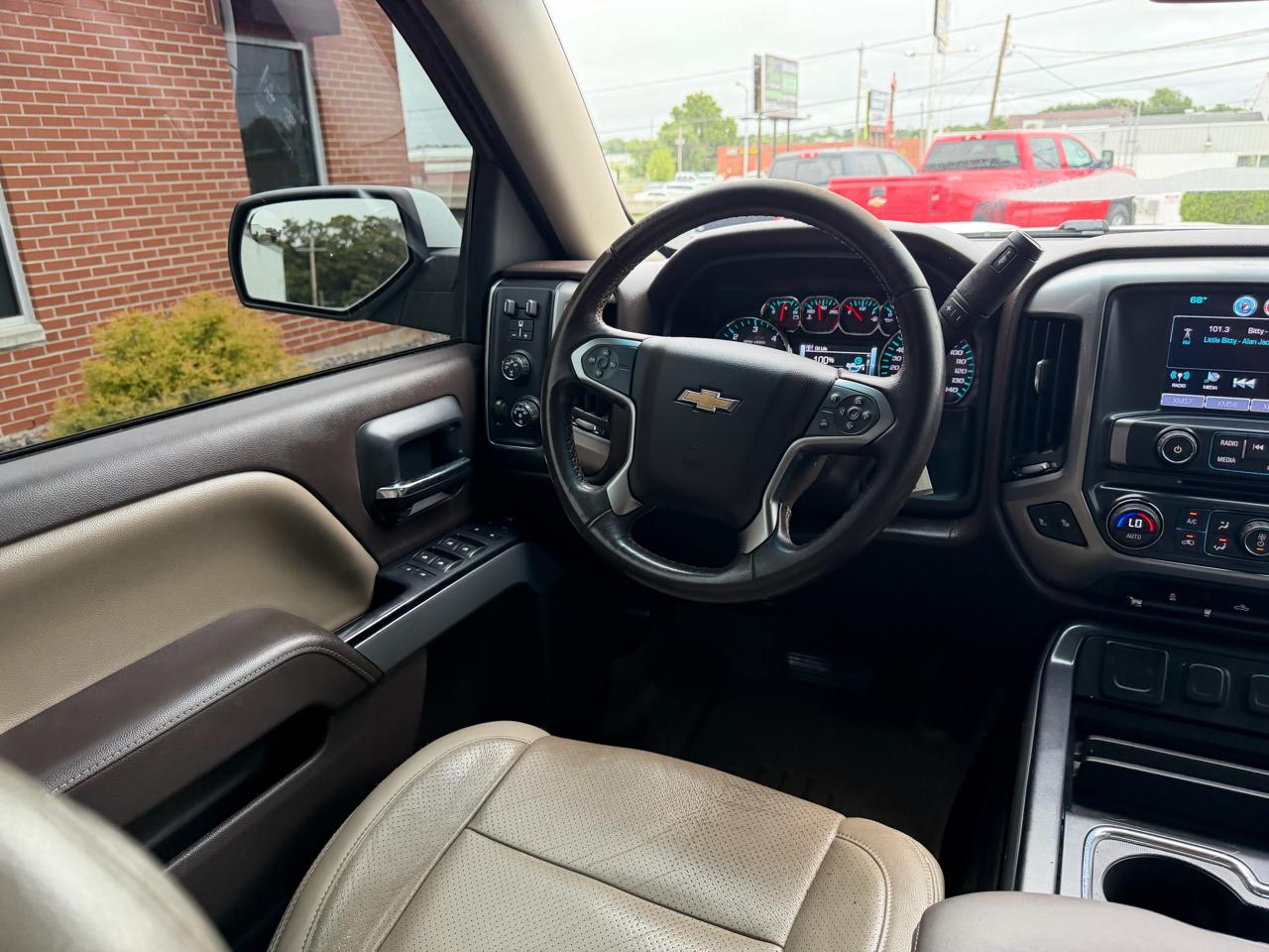 Chevrolet Silverado 1500 4WD Crew Cab 143.5" LT w/2LT 2016