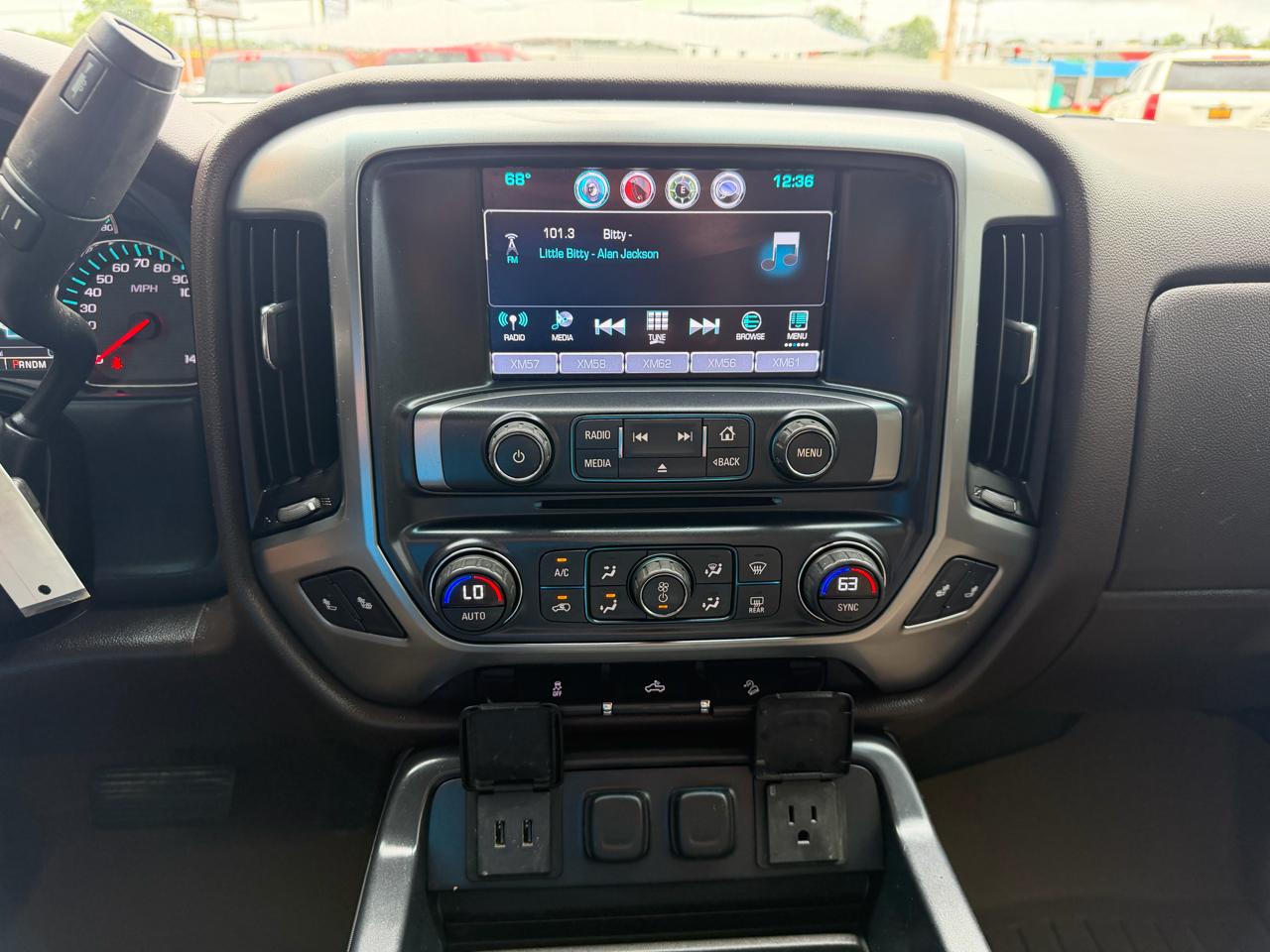 Chevrolet Silverado 1500 4WD Crew Cab 143.5" LT w/2LT 2016