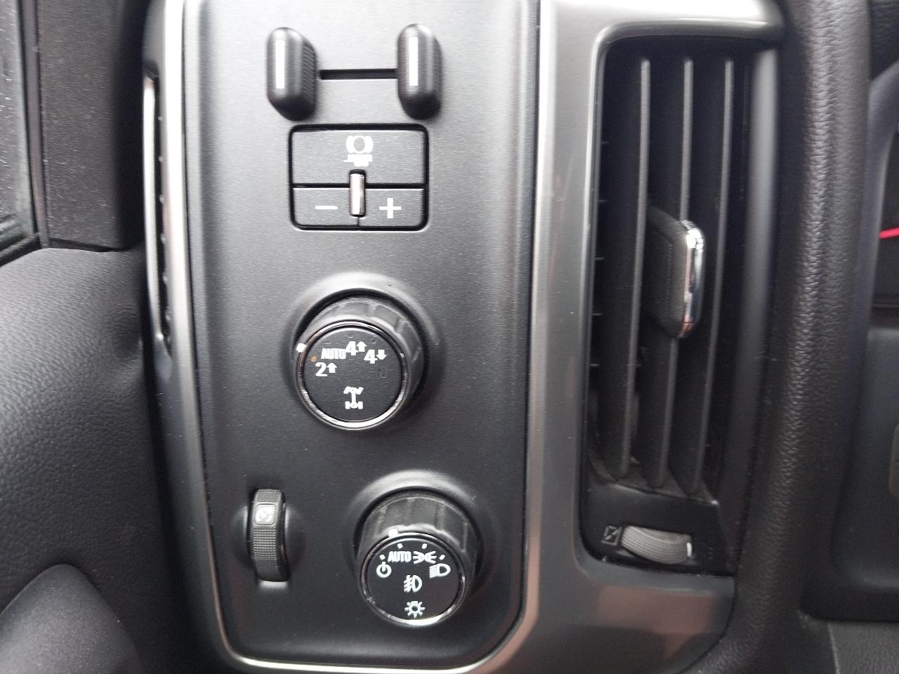 Chevrolet Silverado 1500 4WD Crew Cab 143.5" LT w/1LT 2018