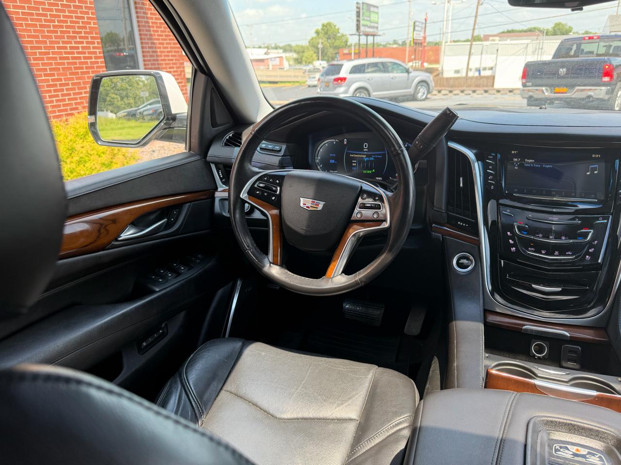 Cadillac Escalade 4WD 4dr Luxury 2017